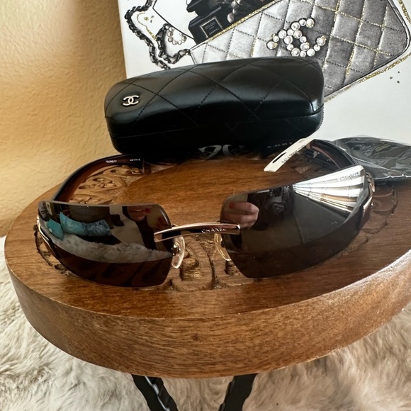 Chanel Black Sunglasses Frameless New with Tags - Picture 1 of 7